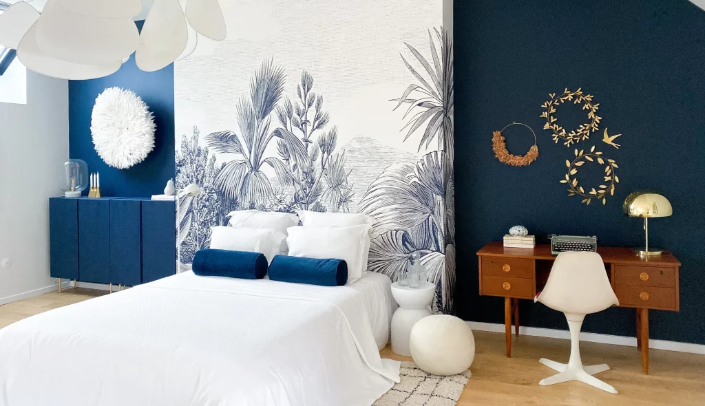 photo d'une chambre parentale bleue à Saint-Malo transformée par la décoration d'intérieur